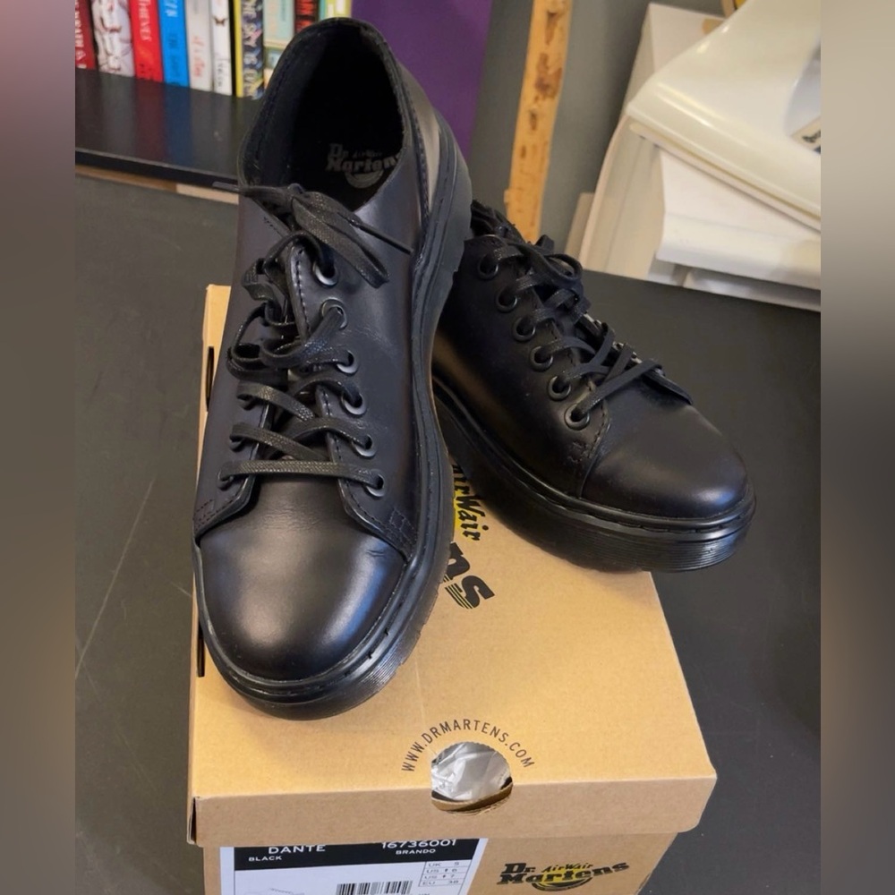 Dr. Martens Dante black leather tennis shoe